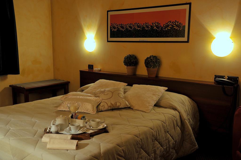 Hotel Parco Castelvetro Piacentino Kamer foto