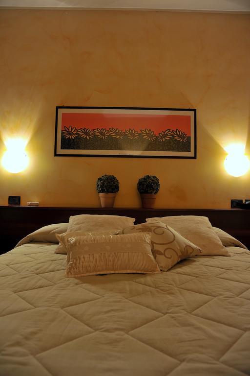 Hotel Parco Castelvetro Piacentino Kamer foto