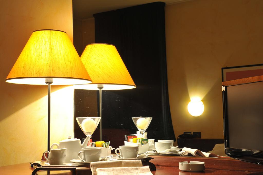 Hotel Parco Castelvetro Piacentino Buitenkant foto