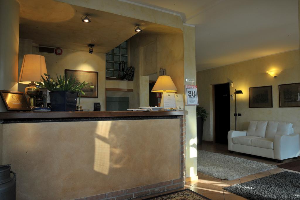Hotel Parco Castelvetro Piacentino Buitenkant foto