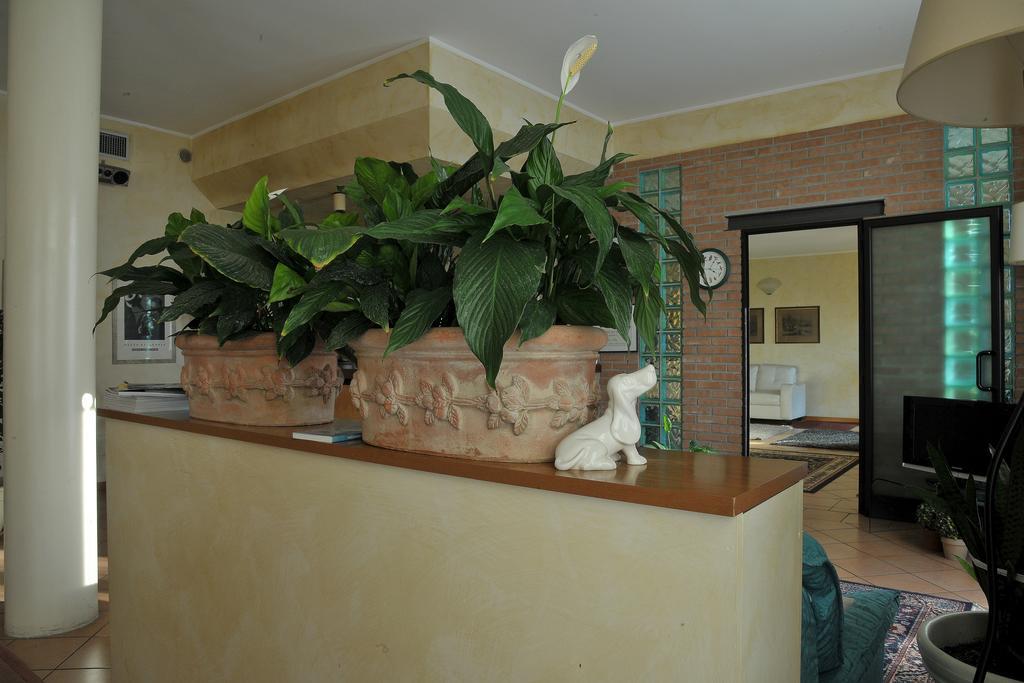 Hotel Parco Castelvetro Piacentino Buitenkant foto